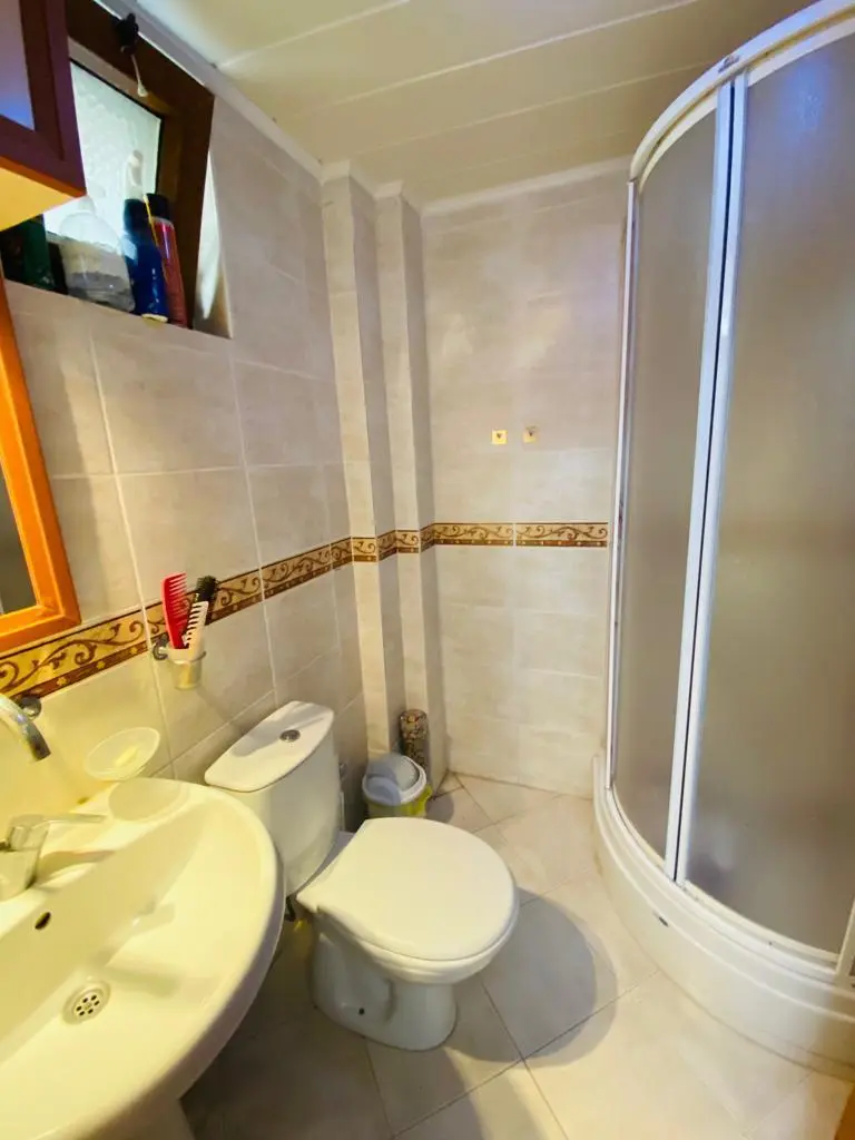 Fitted shower